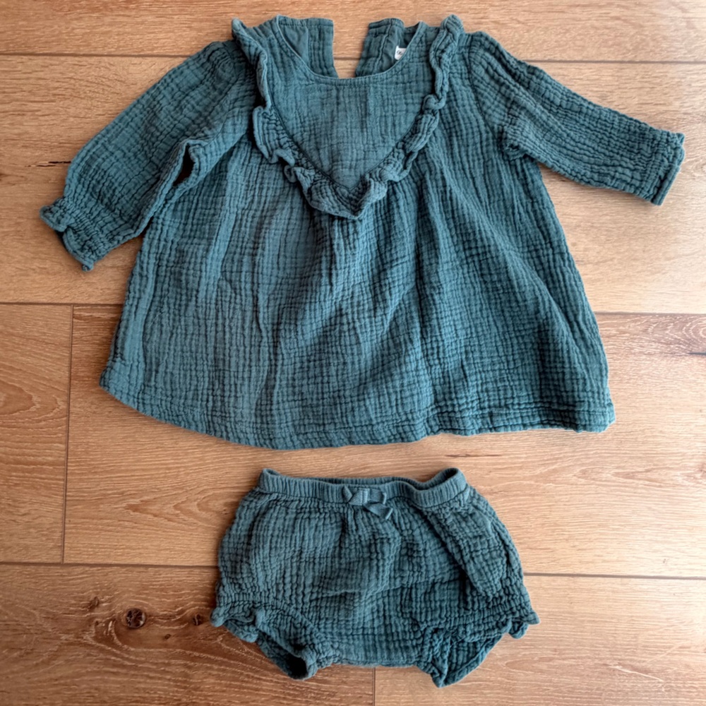 Olive & Rain Baby dress and matching bloomers with Ruffle Details